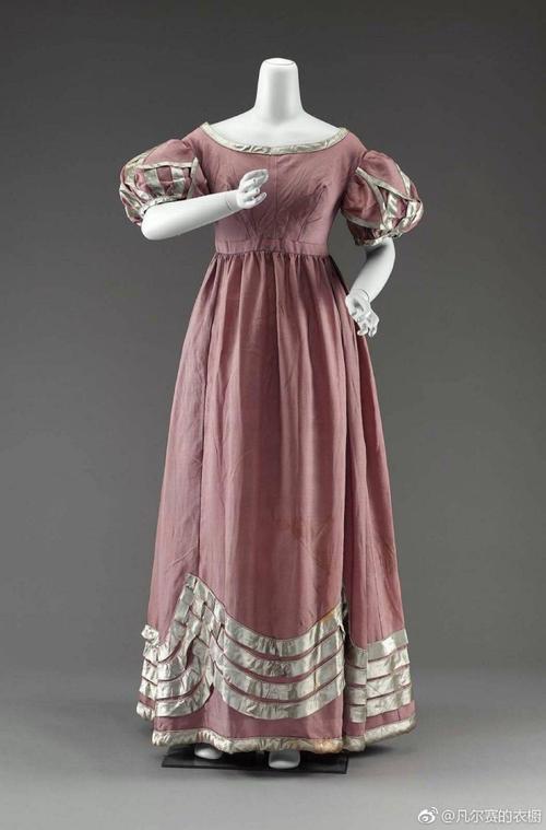 19世纪初的服装.